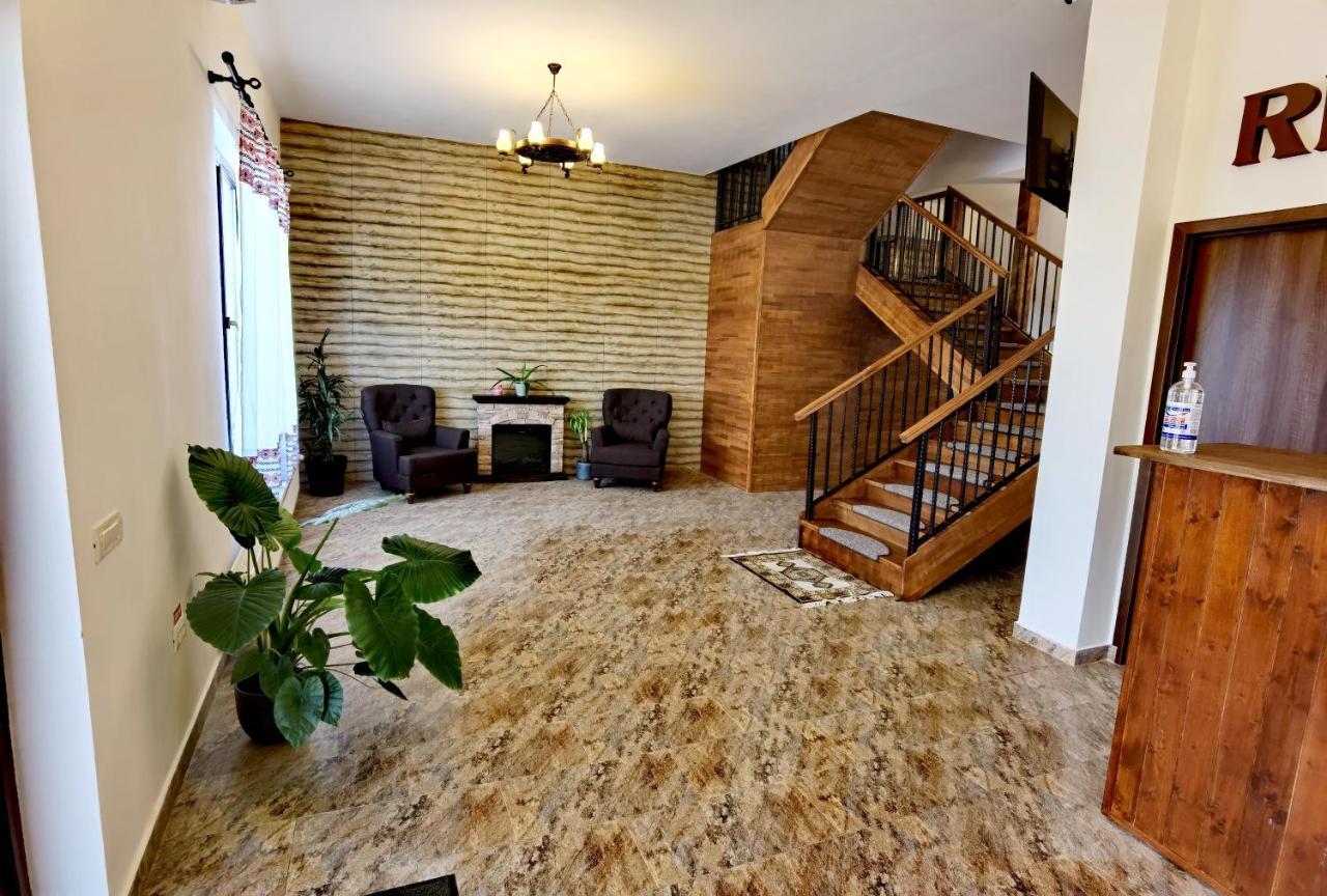 Hanul Din Izvor Guest house